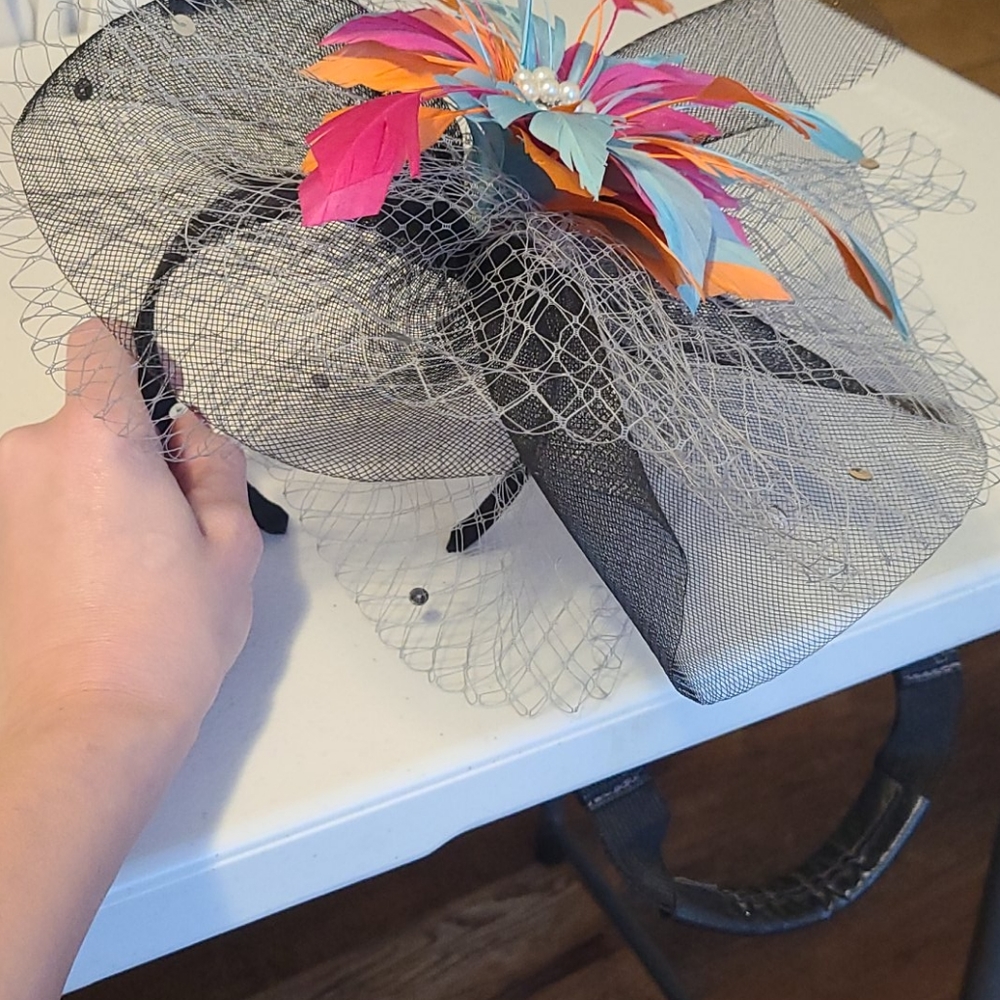 Fascinator - Picture 4 of 5